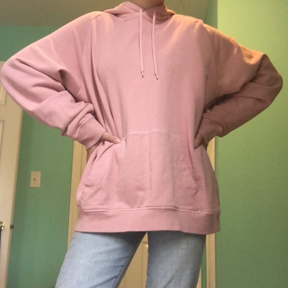 Oversized pink sweatshirt